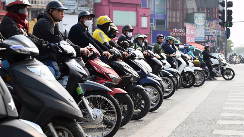 Hà Nội dự kiến hỗ trợ người dân chuyển từ xe xăng sang xe điện