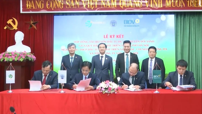 Transerco ký kết tài trợ vốn để chuyển đổi xanh hệ thống xe buýt