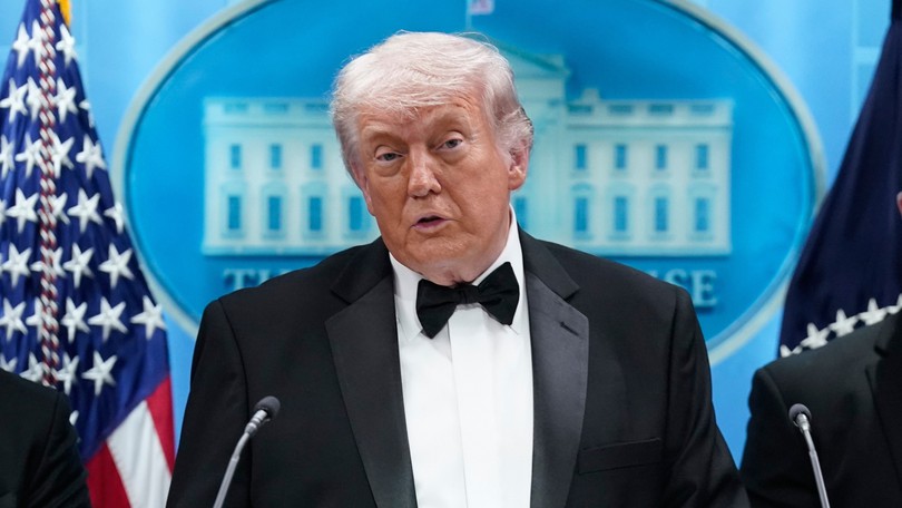 Ông Trump họp báo sau vụ nổ súng tại khách sạn Hilton
