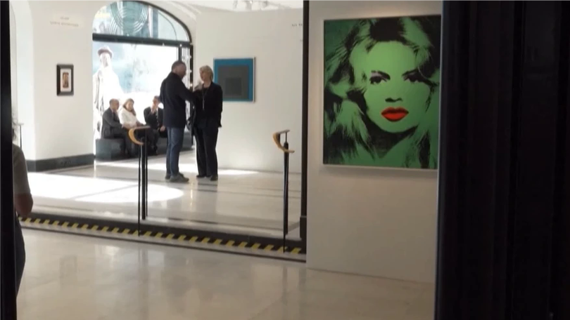 Đấu giá chân dung minh tinh màn bạc Pháp Brigitte Bardot