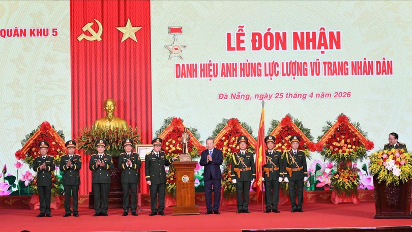 Quân khu 5 đón nhận danh hiệu anh hùng lực lượng vũ trang nhân dân
