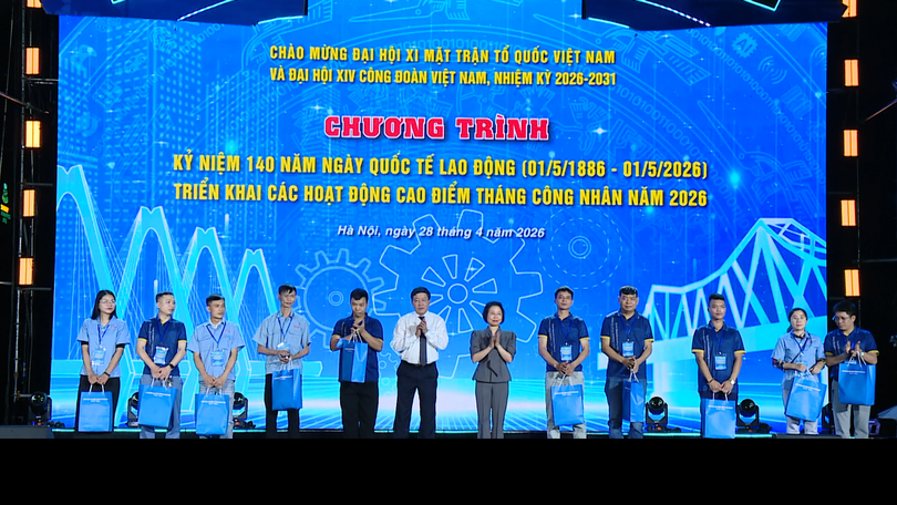 Công nhân Thủ đô thi đua nâng cao năng suất lao động