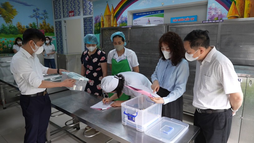 Phường Dương Nội giám sát chặt an toàn thực phẩm tại trường học
