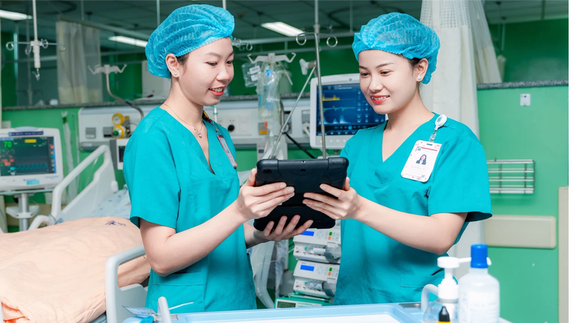 Đẩy mạnh chuyển đổi số, nâng cao chất lượng khám chữa bệnh