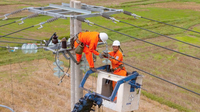 Đảm bảo cung ứng điện cho sản xuất, kinh doanh mùa nắng nóng
