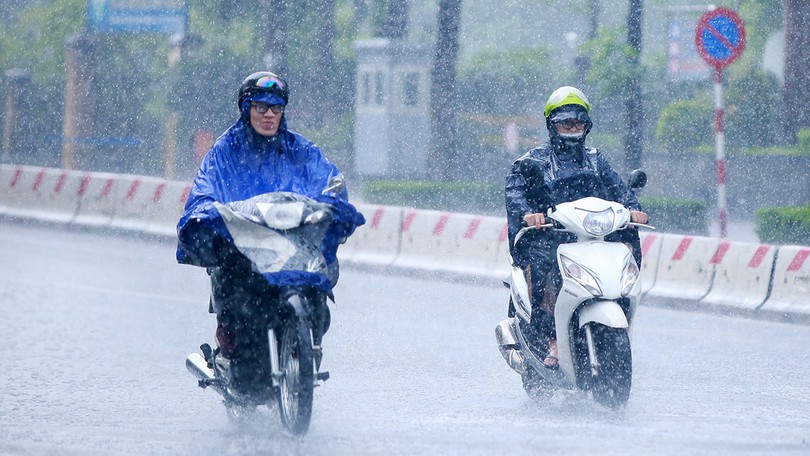 Thời tiết 10/5: Hà Nội mưa dông rải rác