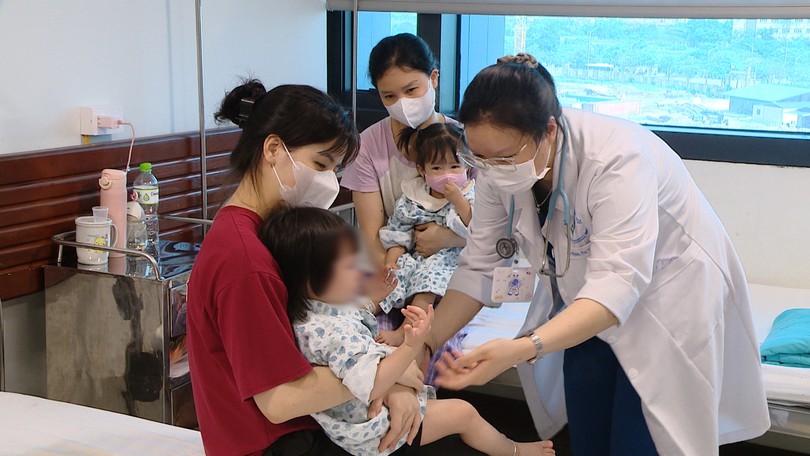 Gia tăng trẻ mắc tay chân miệng nhập viện