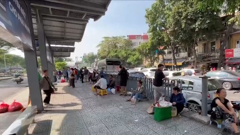 Trạm trung chuyển Long Biên đã thông thoáng