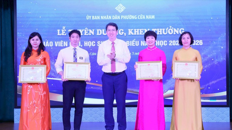 Phường Cửa Nam tuyên dương giáo viên giỏi, học sinh giỏi