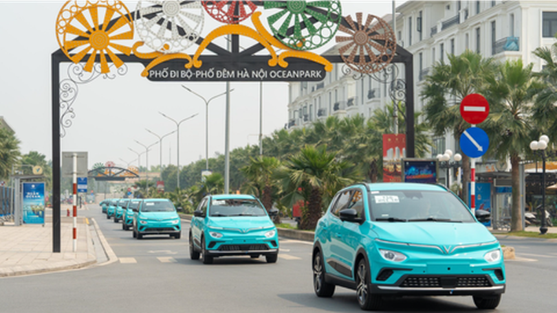 Hà Nội đề xuất chuyển toàn bộ taxi sang xe điện
