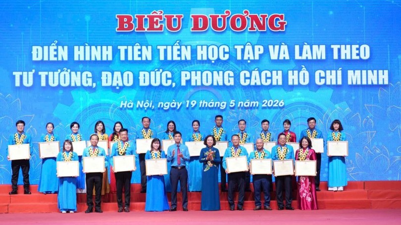 Biểu dương 131 điển hình tiên tiến học tập và làm theo Bác