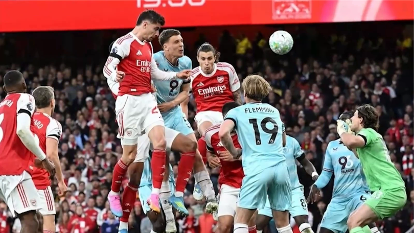 Arsenal duy trì lợi thế trong cuộc đua vô địch Premier League