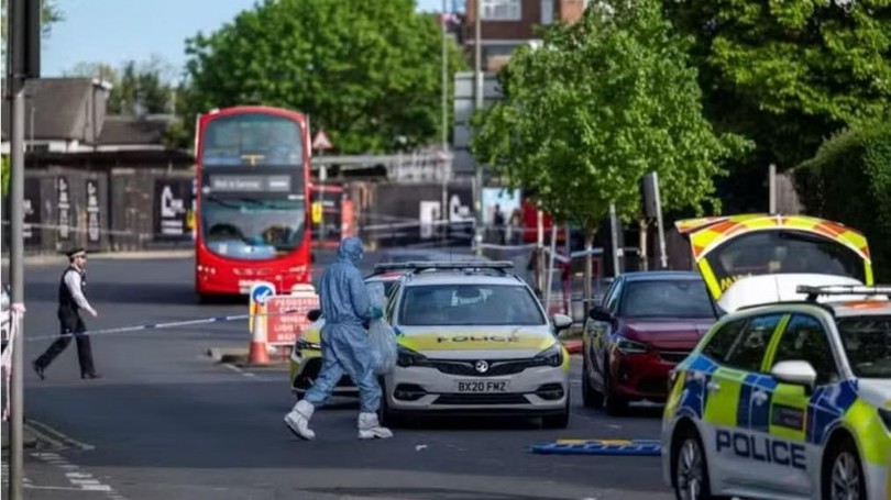 Anh xét xử nghi phạm vụ đâm dao ở London