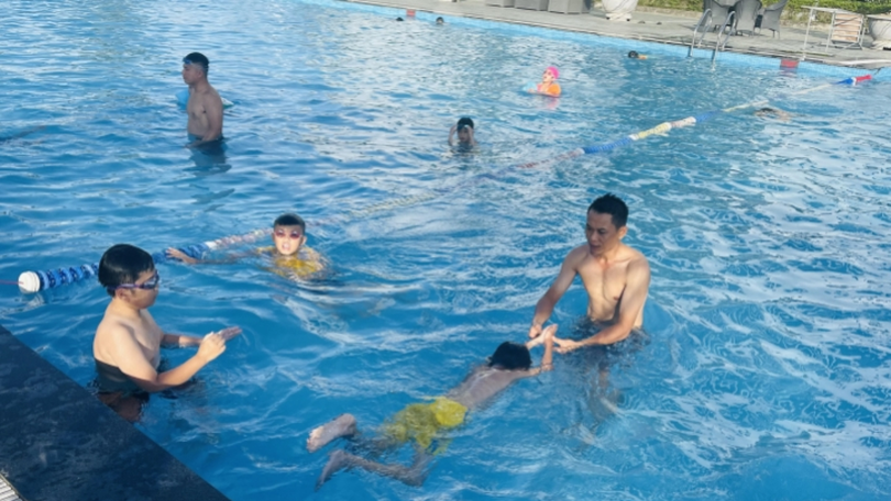 Thủ tướng yêu cầu khẩn trương dạy bơi trong trường học