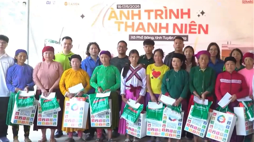 Hơn 200 học sinh vùng cao được khám sức khỏe miễn phí