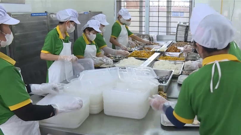 Phường Yên Nghĩa kiểm soát bữa ăn bán trú