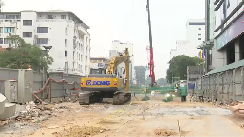 Phân luồng giao thông đường Trần Hưng Đạo phục vụ thi công ga ngầm S12