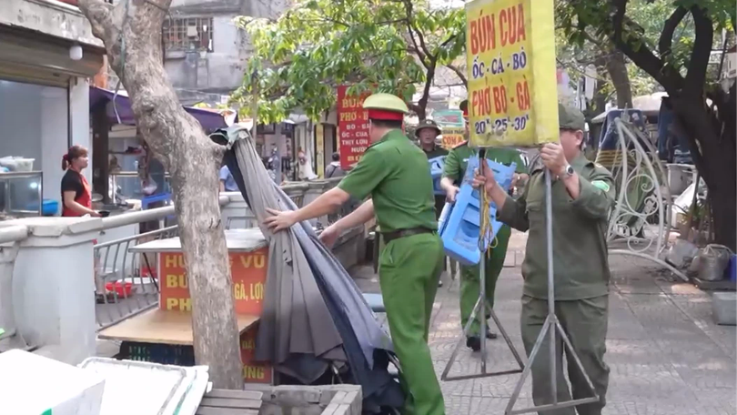 Phường Kim Liên xử lý vi phạm trật tự tại không gian công cộng