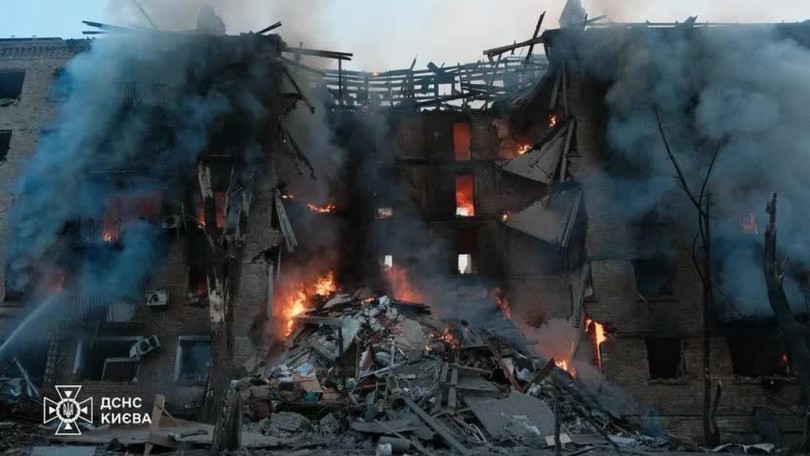 Ukraine báo động không kích toàn quốc sau loạt vụ nổ lớn