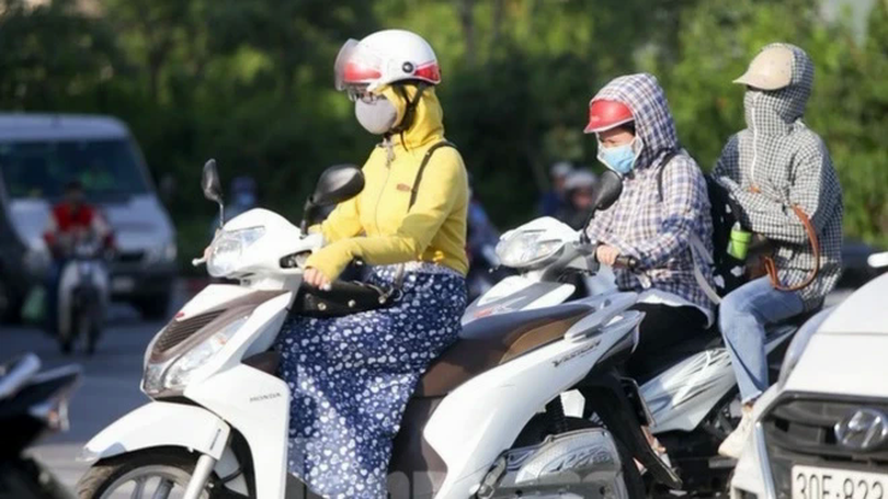Miền Bắc nắng nóng đỉnh điểm trước khi đón mưa dông