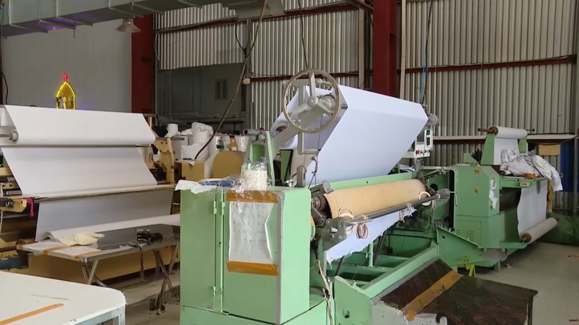 Cao điểm nắng nóng, doanh nghiệp đổi giờ làm để tiết kiệm điện
