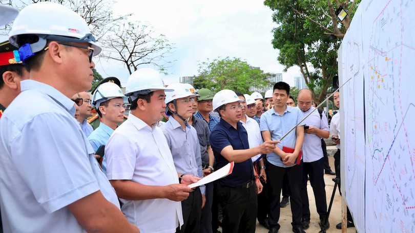 Khẩn trương hoàn thành các hồ điều hòa, bảo đảm tiêu thoát nước cho Hà Nội