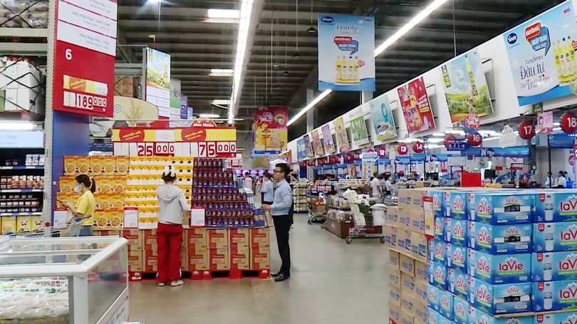Hệ thống bán lẻ Hà Nội thu hút khách
