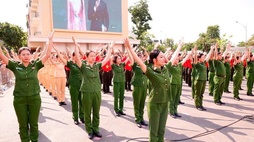 Hưởng ứng cuộc thi sáng tạo video clip 'Tổ quốc bình yên'