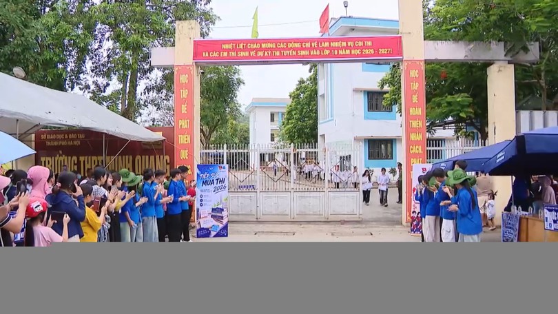 Tiếp sức sĩ tử tại vùng cao Ba Vì