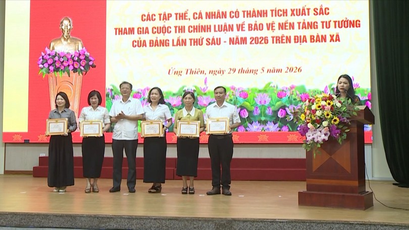 Xã Ứng Thiên trao giải cuộc thi bảo vệ nền tảng tư tưởng của Đảng
