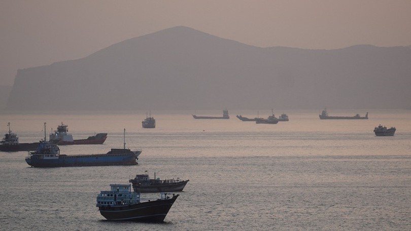 Mỹ bắt đầu dẫn tàu thuyền qua eo biển Hormuz