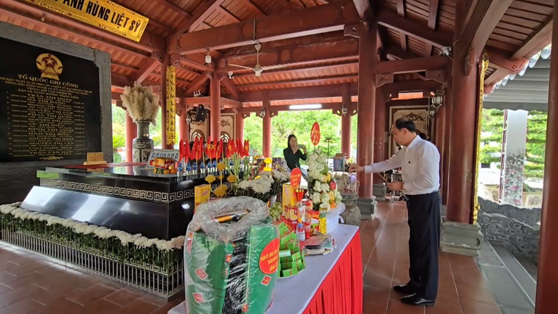 Đoàn công tác TP. Hà Nội dâng hương tưởng niệm Chủ tịch Hồ Chí Minh và các Anh hùng liệt sĩ tại tỉnh Nghệ An