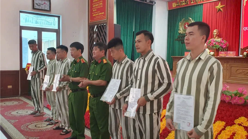 Mở cánh cửa tái hòa nhập cho 168 phạm nhân