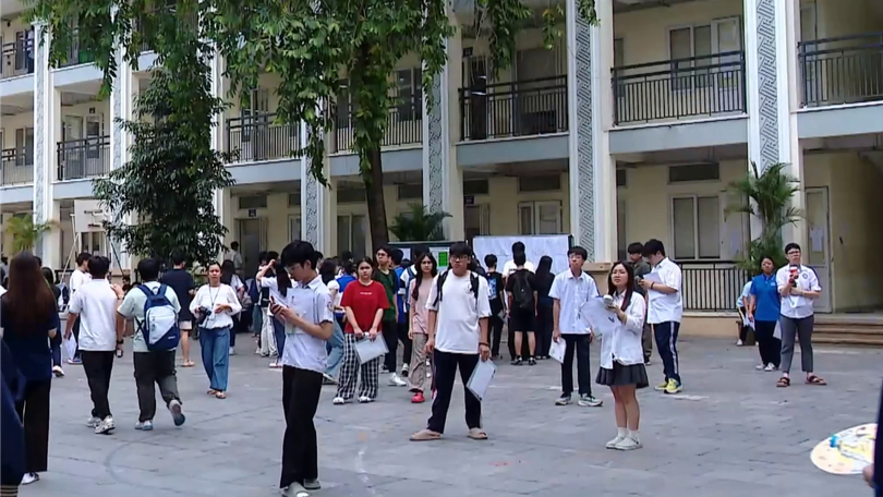 Hôm nay, hơn 16.000 lượt thí sinh dự thi vào lớp 10 chuyên tại Hà Nội