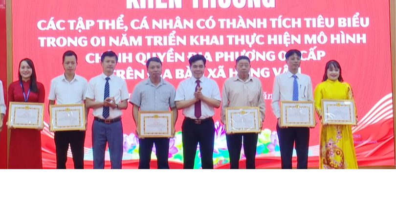 Hai đơn vị của xã Hồng Vân nhận Cờ Thi đua của Thành phố