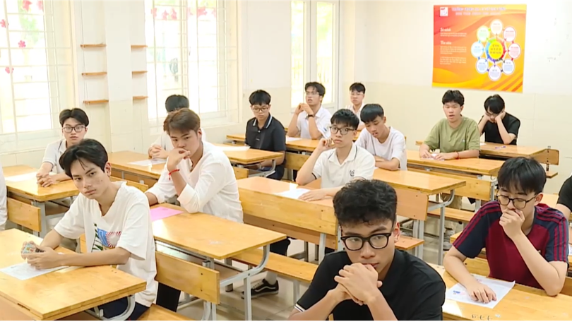 Sáng 12/6, thí sinh thi hai môn tự chọn