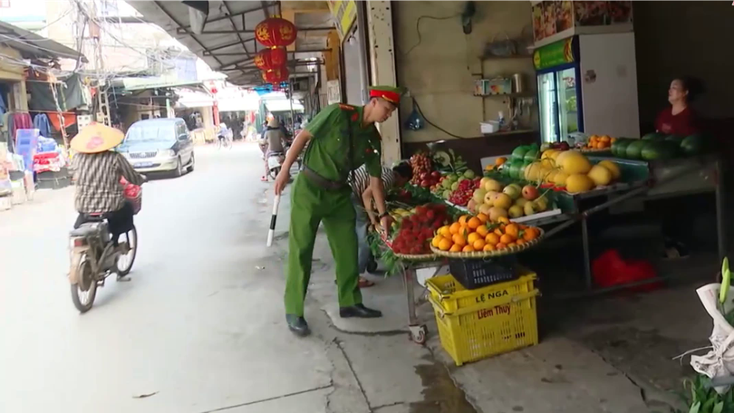 Công an Chương Mỹ xóa bỏ điểm đen chợ tạm