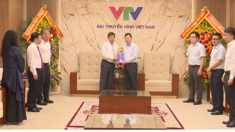 Lãnh đạo thành phố Hà Nội chúc mừng các cơ quan báo chí