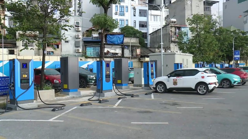 Tháo gỡ 'nút thắt' trong chuyển đổi phương tiện giao thông xanh