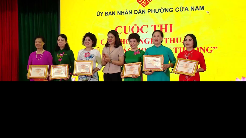 ‘Sắc hoa yêu thương’ lan tỏa thông điệp gia đình hạnh phúc