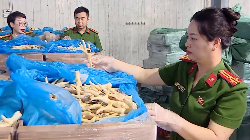 CAHN triệt phá đường dây buôn lậu hàng nghìn tấn chân gà