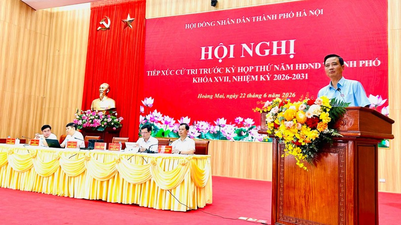 Tổ đại biểu số 8 HĐND thành phố Hà Nội tiếp xúc cử tri