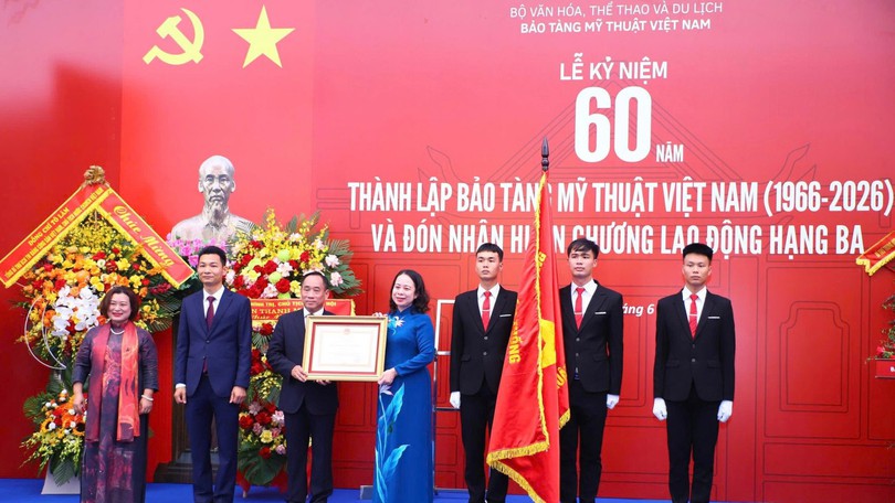 Bảo tàng Mỹ thuật Việt Nam nhận Huân chương Lao động hạng Ba