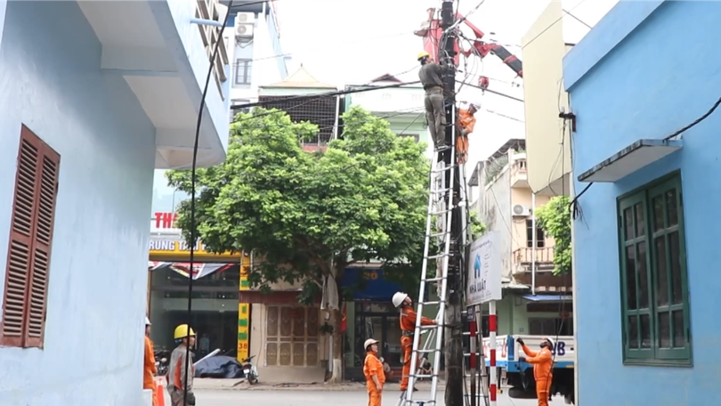 Đảm bảo cung ứng điện khi nắng nóng cao điểm