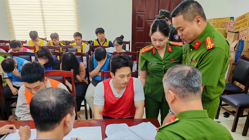 Người cao tuổi và bẫy hợp đồng kỳ nghỉ