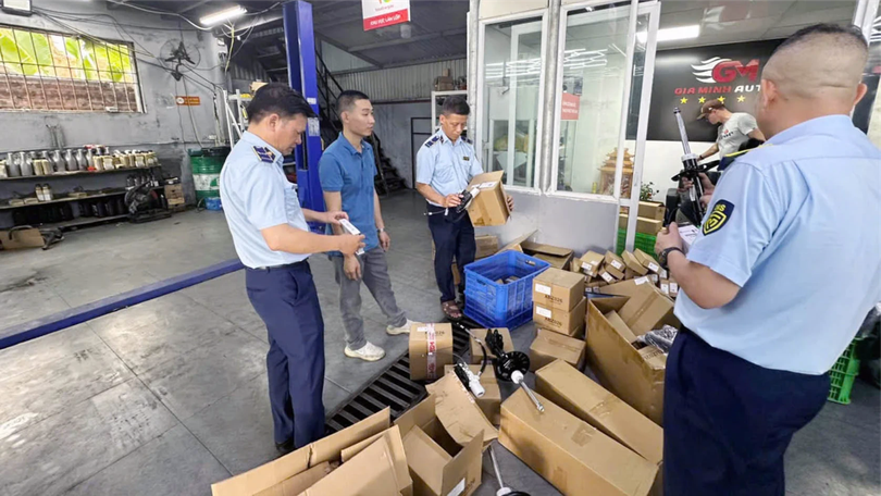 Phát hiện hàng trăm phụ tùng ô tô giả mạo nhãn hiệu