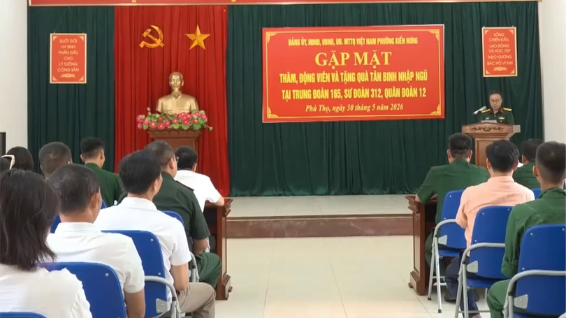 Phường Kiến Hưng chăm lo, động viên tân binh nhập ngũ