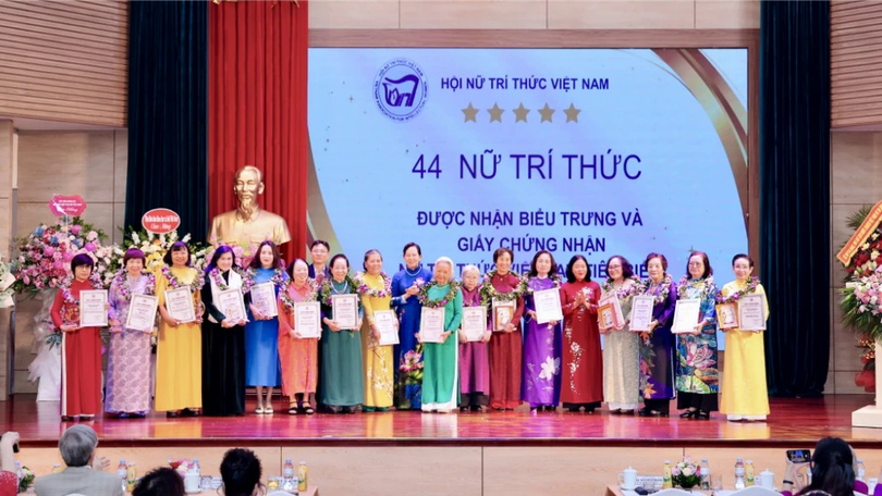 Tôn vinh 44 nữ trí thức tiêu biểu, biểu dương 118 hội viên xuất sắc