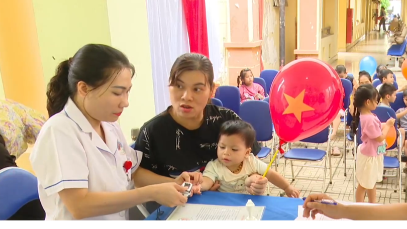 Xã Đa Phúc khám sức khoẻ định kỳ cho trẻ em dưới 6 tuổi