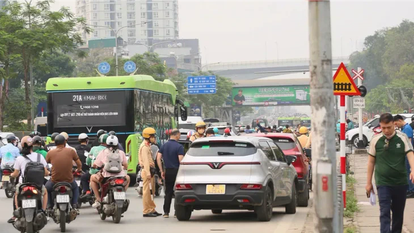 Xử lý nghiêm vi phạm dừng, đỗ xe sai quy định